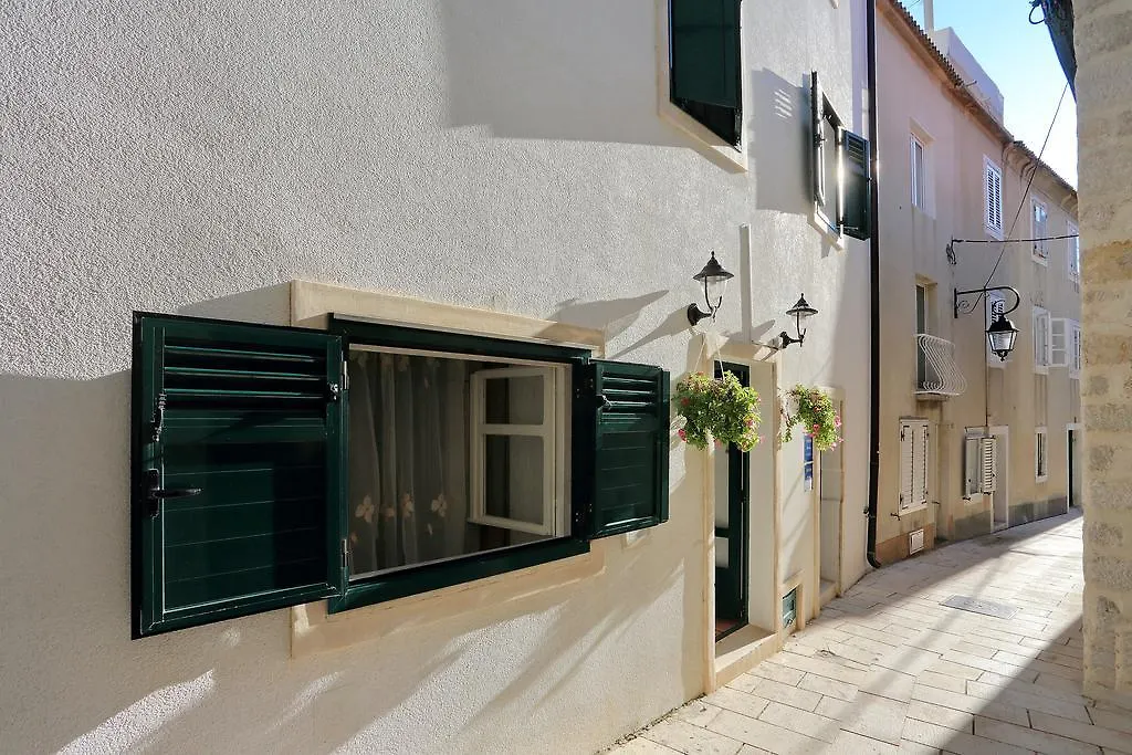 Old Town Rooms - Koludraska Street Pag Town Affittacamere